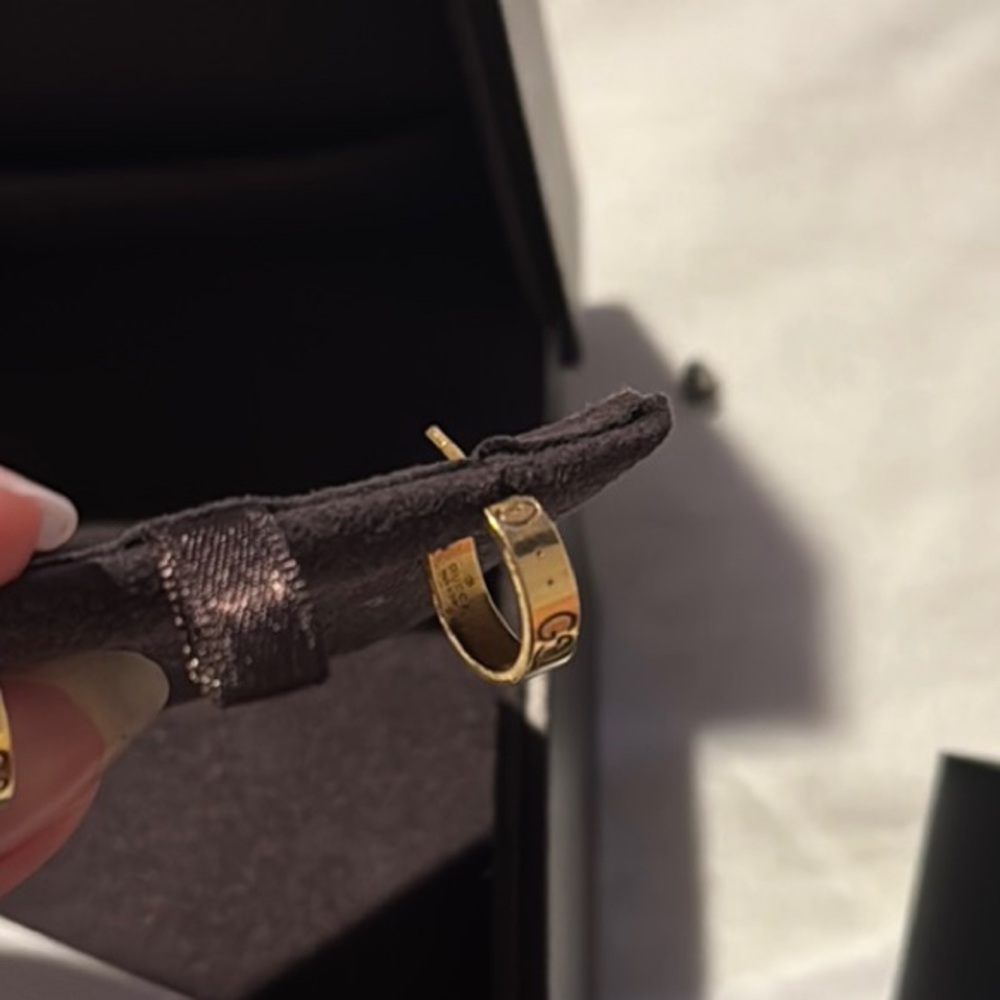 Gucci Gold Cuff Links Elegant Accessories - Picture 3 of 4